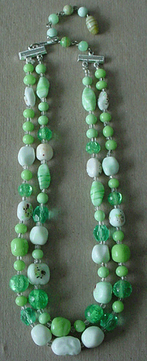 Green glass bead with crystal beads necklace