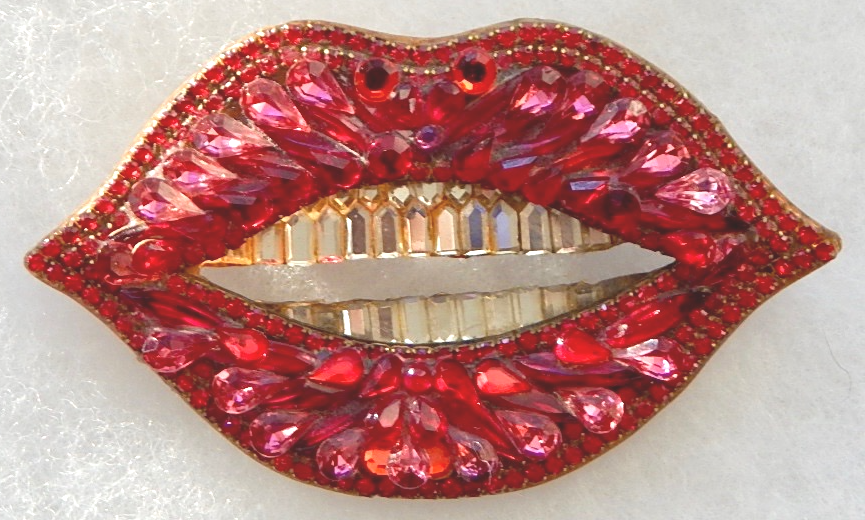 wendy gill designer custom "lips" rhinestone pin