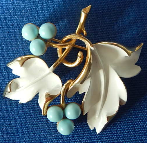 Sarah Coventry enamel grape leaves pin