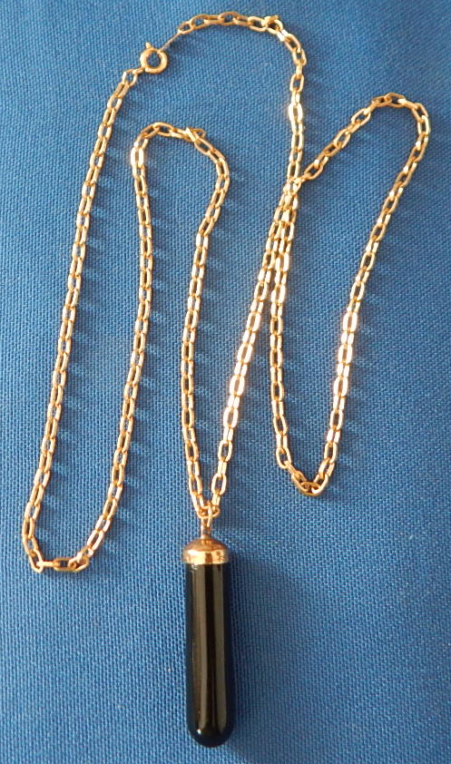 Black 1 1/2"onyx pendant with 24" 12 kg chain