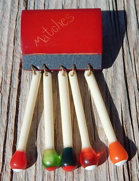 moe bakelite matchbook & matchsticks pin